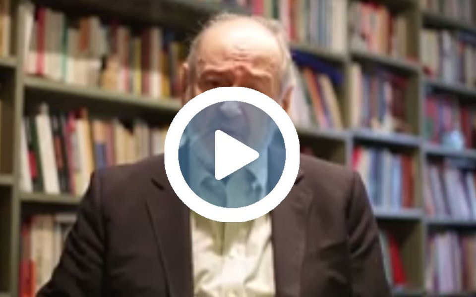 Em entrevista concedida ao Sul21, o psicanalista Flávio Koutzii fala sobre a atualidade do golpe, sobre o papel desempenhado pelo Judiciário neste processo e sobre algumas lições que a luta contra as ditaduras no Brasil e na Argentina podem trazer ao presente. O golpe segue em curso e seus agentes no Parlamento, no Judiciário e na Mídia seguem mexendo as peças no tabuleiro para consumar os objetivos de sua empreitada