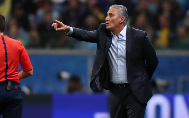 Líder das eliminatórias sul-americanas da Copa do Mundo e já classificado para o Mundial da Rússia, em 2018, mas com uma atuação fraca no primeiro tempo, que levou a torcida a vaiar o time no intervalo, o Brasil melhorou na segunda etapa e derrotou o Equador por 2x0, na Arena Grêmio, em Porto Alegre, nesta quinta-feira (31)
