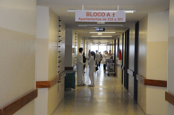 O governo do Tocantins informou que 96 novos leitos de enfermaria dispostos em 48 quartos já fazem parte da vida e do ambiente hospitalar de dezenas de pacientes do Hospital Geral de Palmas (HGP); o novo local, com quartos mais confortáveis e banheiros amplos e adaptados está acomodando pacientes que estavam no Anexo Provisório, uma tenda colocada provisoriamente na unidade ainda no ano de 2013