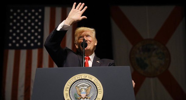 A decisão de Donald Trump de cancelar o acordo firmado entre Cuba e Estados Unidos, costurado pelo ex-presidente Barack Obama, foi criticada por mais um diplomata russo; "A nova política anunciada pelo presidente dos EUA em relação a Cuba nos traz de volta à retórica já esquecida no estilo da Guerra Fria. Essa política caracterizou a abordagem dos EUA com Cuba por décadas", afirmou Aleksandr Schetinin, diretor do Departamento para a América Latina do Ministério das Relações Exteriores russo