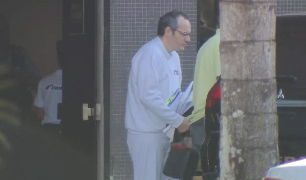 O operador financeiro Lúcio Funaro informou ao Supremo Tribunal Federal que a casa dele em São Paulo foi invadida no último dia 10 de setembro; no documento encaminhado ao STF, Funaro pediu que seja apurado se o caso tem relação com o fato de ele ter fechado acordo de delação premiada; segundo Funaro, a casa dele é vizinha à de Joesley Batista, um dos donos grupo J&amp;F, que controla a JBS