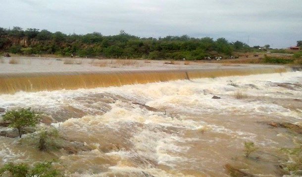 O governo do Piauí, através da Secretaria de Estado de Meio Ambiente e Recursos Hídricos (SEMAR), em parceria com a Agência Nacional de Águas (ANA), vai delimitar a utilização de água de suas barragens, especialmente as localizadas em regiões que passam por períodos críticos devido à estiagem dos últimos anos; técnicos da ANA estiveram, na sede da SEMAR, em Teresina, explicando como será esse processo