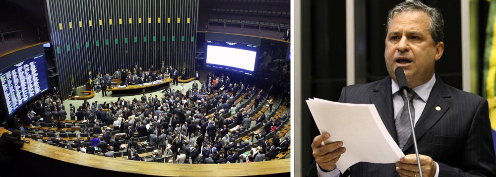  Foi suspensa nesta terça-feira (15) a votação do relatório da Comissão Especial criada para analisar o mérito da Proposta de Emenda à Constituição (PEC) 306/2017, a “PEC Amastha”; de acordo com a proposta, apenas brasileiros natos podem preencher os cargos de governador, vice-governador, senador e o de ministro das Relações Exteriores; a proposta deverá ser votada às 14h30 do dia 22