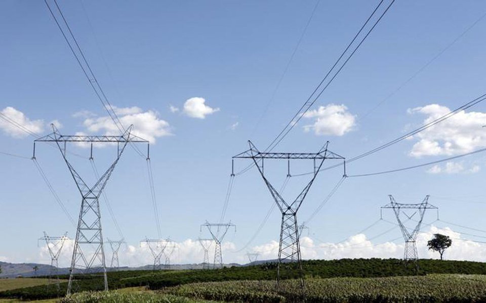 O aumento é devido ao reajuste anual médio de 27,63% para a tarifa de energia elétrica, homologado pela Agência Nacional de Energia Elétrica (Aneel), para os clientes da Eletrobras Distribuição Piauí; para consumidores residenciais e unidades ligadas em baixa tensão, o índice de reajuste terá um impacto de 27,02%