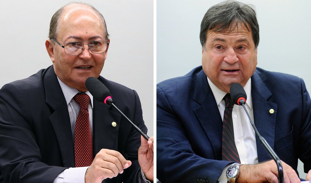 Deputado federal Lázaro Botelho (PP) defendeu o nome do deputado César Halum (PRB) como o representante da cidade de Araguaína no Senado Federal para as eleições do próximo ano; Botelho disse que Araguaína tem histórico de eleger um senador; "Eu acho que Araguaína toda vida teve um senador e não é agora que vai deixar de existir; O último eleito foi João Ribeiro e esta lacuna está vaga. Tem tudo para o César sair candidato ao Senado", disse o deputado, acrescentando que selou uma "dobradinha" com Halum para a próxima eleição