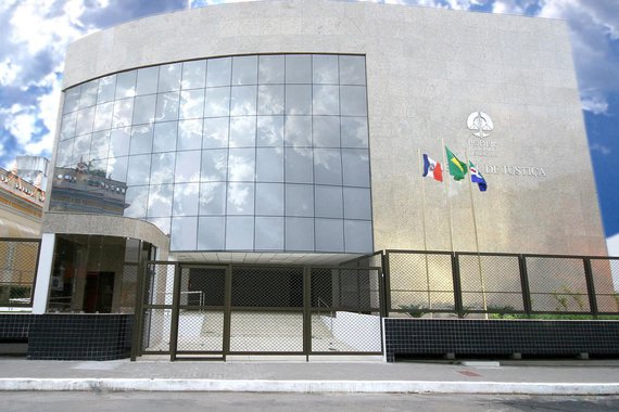 Pela segunda vez, foi adiado o julgamento de ação penal contra o deputado estadual João Beltrão – pai de Marx Beltrão, ministro do Turismo; ele é acusado de ser o mandante do assassinato do cabo José Gonçalves da Silva Filho, ocorrido em maio de 1996; o motivo do novo adiantamento foi a falta de quórum de desembargadores no plenário do Tribunal de Justiça de Alagoas (TJ/AL)