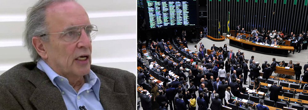 Para Jânio de Freitas, a reforma política "melhor se chamaria reforma eleitoral", com as duas mudanças propostas pelos deputados: o chamado voto 'distritão' e o aumento expressivo no fundo eleitoral; "O novo sistema inovará para pior. Interpretado, em geral, como facilitador de reeleição das cúpulas partidárias, mais do que isso, facilitará a intervenção eleitoral de determinadas organizações", escreve Jânio em sua coluna deste domingo