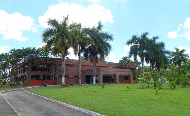 O reitor da Universidade Federal do Sul da Bahia, Naomar Almeida Filho, pediu exoneração do cargo em carta publicada nesta segunda-feira 2; ele explica os motivos do afastamento: o desmonte da universidade pública e os cortes orçamentários promovidos pelo governo Temer
