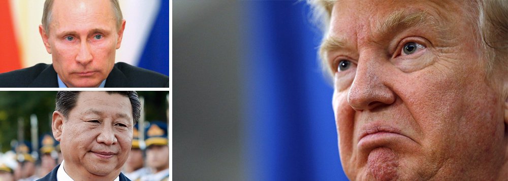 O presidente dos Estados Unidos, Donald Trump, encontrou duas grandes pedras em seu caminho, em sua escalada retórica contra a Coreia do Norte: a Rússia e a China; nesta sexta-feira, os governos de Vladimir Putin e Xi Jinping se opuseram frontalmente ao uso da violência contra o governo de Pyongyang; isolado, Trump passou a reconhecer o uso da diplomacia como o melhor meio para solucionar o conflito na região, sem, no entanto,  descartar a alternativa militar