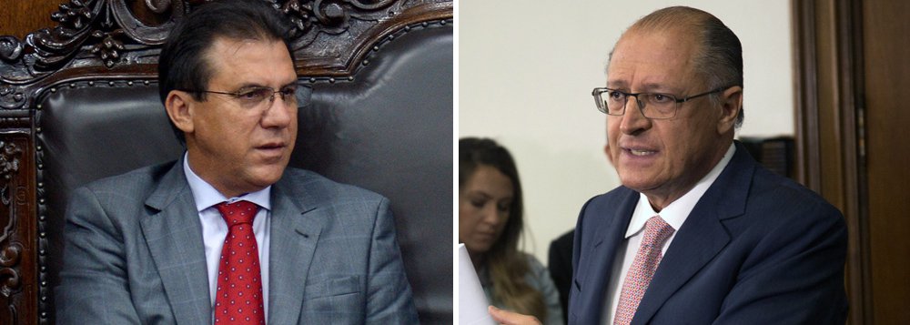 Presidente do PT estadual e pré-candidato ao governo de São Paulo, Luiz Marinho, que foi prefeito de São Bernardo do Campo por dois mandatos, concedeu entrevista aos jornalistas Leonardo Attuch e Eduardo Guimarães, na TV 247, em que defendeu sua candidatura; "É preciso colocar São Paulo em sintonia com o Brasil. O PSDB governa São Paulo há 24 anos. O PT governou o Brasil durante 12 anos, porque em 2015 a Dilma foi sabotada. Nós deixamos um legado para o Brasil. E o PSDB? O que deixou como legado? São Paulo deixou de liderar o Brasil e vem perdendo participação no PIB todos os anos. O PSDB governa o Estado há tanto tempo e você não tem resultado. Espreme, espreme e o resultado não aparece", diz ele