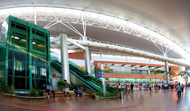 O Aeroporto Internacional Zumbi dos Palmares, na Grande Maceió, foi incluído no Programa Nacional de Desestatização (PND), conforme decreto do governo federal, publicado no Diário Oficial da União; além dele, mais doze foram relacionados pelo governo Michel Temer (PMDB) para inclusão nos trâmites do programa de parceria de investimentos da Presidência da República.