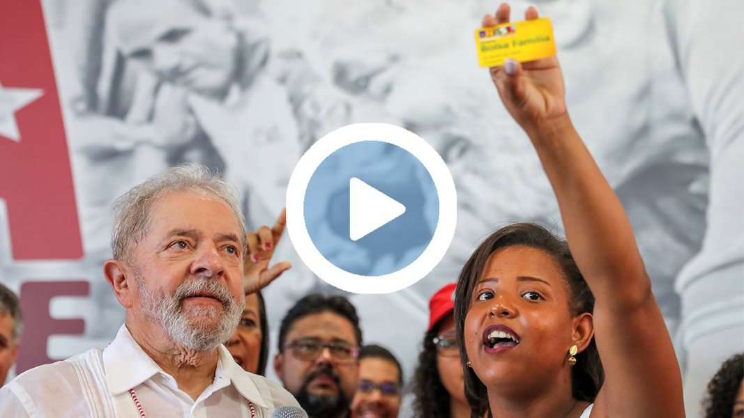 Um dos maiores preconceitos disseminados pela extrema-direita brasileira contra o Bolsa Família foi desconstruído nesta terça-feira, 22, em Aracaju; formada em Administração de Empresas, a sergipana Iva Mayara devolveu o cartão do Bolsa Família e disse ter usado o benefício quando precisou e que deixou de receber assim que teve oportunidade; "Só quem sabe a dificuldade é quem passa. Ter aquele dinheirinho todo final de mês para comprar alimentação ou outra coisa é um alívio. Para as mulheres que estão numa situação precária, é realmente uma coisa muito valiosa", ressaltou Mayara; "Quando criei o Bolsa Família disseram que eu estava criando vagabundo, na verdade eu estava vendendo esperança", disse Lula