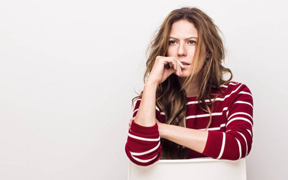 A atriz e produtora Patrícia Pillar fez críticas à gestão do prefeito do Rio, Marcelo Crivella (PRB), durante o encerramento da mostra competitiva da Première Brasil do 19º Festival do Rio; "Quando não se vê a Prefeitura apoiando um evento desse porte, virando as costas para o carnaval, torcendo o nariz para a parada gay... o Rio está perdendo o protagonismo cultural. Estão querendo castrar a nossa alegria. Nossa cidade entristeceu. A cultura tem a função de recuperar (a alegria), apesar de a Prefeitura não reconhecer isso. Mas estamos fazendo a nossa parte", disse a atriz, sob aplausos e gritos de 'fora Temer'