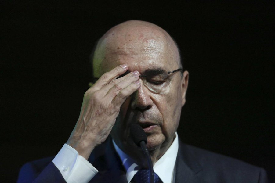 Talvez é o próprio Meirelles quem precise de reza para se livrar das recorrentes delações. Por ora, o banqueiro segue blindado na mídia e na lava jato 