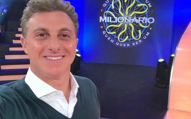 Para o editor do Tijolaço, Fernando Brito, o artigo do apresentador e "candidato disponível a Presidente da República Luciano Huck" é revelador na medida em que expõe o uso da tecnologia como uma espécie de panaceia para todos os males, resultante de "criatividade diruptiva com impacto exponencial"; "Huck talvez não saiba que, no campo das políticas públicas, 'disruptura' costuma significar um desastre", diz ele