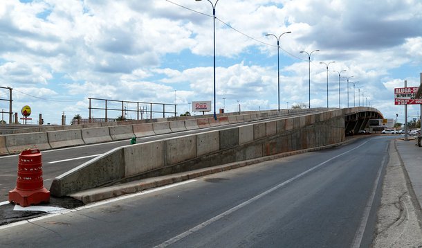 De janeiro a setembro deste ano, a atuação da Controladoria-Geral do Estado do Piauí (CGE) no acompanhamento de obras e serviços de engenharia conseguiu uma economia de R$ 22,5 milhões aos cofres do Estado; resultado é alcançado através da avaliação do projeto e planilha orçamentária das obras e serviços de engenharia; trabalhos têm sido realizados em parceria com os órgãos envolvidos e a atuação preventiva é bastante importante para o Governo do Estado.