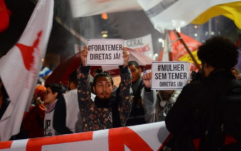 O ato pela convocação de eleições diretas para presidente programado para este domingo (28), na praia de Copacabana, no Rio de Janeiro, segue ganhando adesões; o presidente da CUT, Vagner Freitas, e o coordenador da Frente Povo Sem Medo e do Movimento dos Trabalhadores Sem Teto (MTST), Guilherme Boulos, confirmaram presença no evento, que contará com apresentações de diversos nomes da música brasileira; “O Congresso Nacional eleito em 2014 já mostrou a que veio. É de maioria reacionária que se alia a grandes companhias nacionais e internacionais para retirar direitos sociais e trabalhistas, vender nosso patrimônio, nossas terras e aumentar ainda mais os lucros dos empresários”, afirma o presidente da CUT