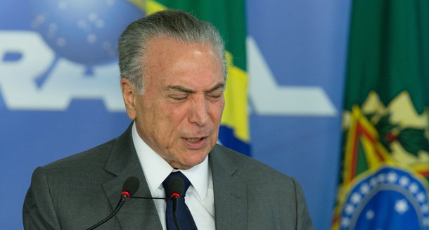 A gestão de Michel Temer é rejeitada por 89,4% dos baianos; deste total, 69,9% consideram sua administração péssima, e 13,11% o avaliam como ruim, de acordo com levantamento do Instituto Paraná Pesquisas; do total de entrevistados, 7,7% aprovam o peemedebista; 2,9% não souberam ou não quiseram opinaram. Foram entrevistados 1.576 pessoas em 72 municípios baianos, entre os dias 16 e 21 de novembro de 2017