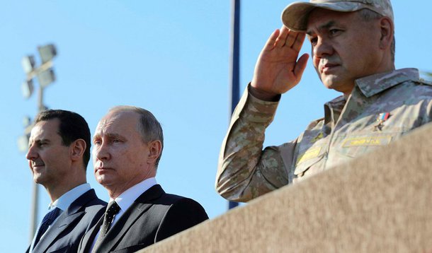A Rússia está concluindo a operação militar na Síria, a primeira em grande escala desde a Guerra do Afeganistão (de 1979 e 1989), da qual as Forças Armadas russas participaram no exterior; foi isso que comunicou o presidente russo, Vladimir Putin, que visitou, nesta segunda-feira (11), a base aérea russa na Síria Hmeymim; ele ordenou início da retirada das tropas russas do país, frisando que militares estão voltando à Pátria vitoriosamente; Sputnik explica como há anos a Rússia vem ajudando o presidente sírio, Bashar Assad, a salvar seu país e a expulsar terroristas do território