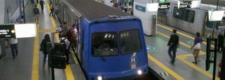 A SuperVia, concessionária que administra a malha ferroviária do estado do Rio, divulgou que apenas em janeiro deste ano foram registrados mais de 400 casos de vandalismo contra os trens que operam no estado; as ações incluem furtos de cabos, roubos de tomadas, danos contra portas, arremesso de pedras contra os para-brisas, destruição da sinalização das estações e até quebra de câmeras de segurança