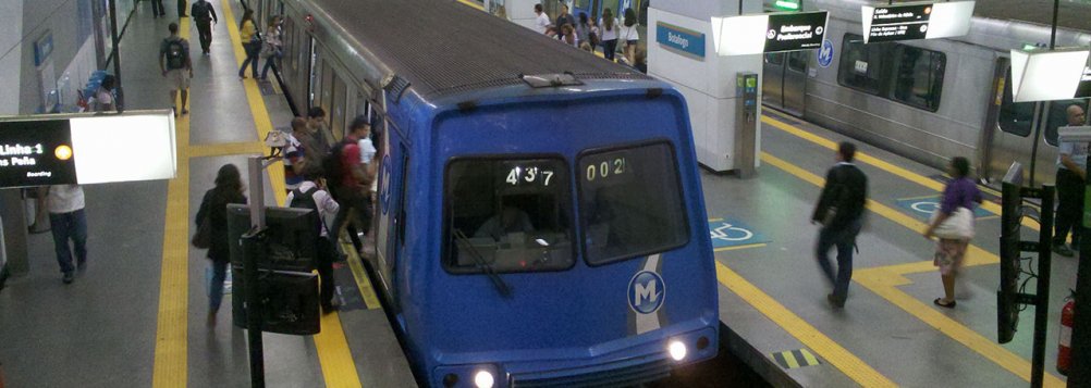 A SuperVia, concessionária que administra a malha ferroviária do estado do Rio, divulgou que apenas em janeiro deste ano foram registrados mais de 400 casos de vandalismo contra os trens que operam no estado; as ações incluem furtos de cabos, roubos de tomadas, danos contra portas, arremesso de pedras contra os para-brisas, destruição da sinalização das estações e até quebra de câmeras de segurança