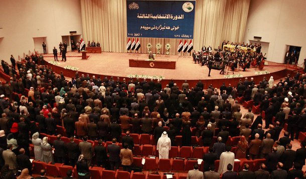 Parlamento iraquiano aprovou nesta segunda-feira, 30, uma proposta para proibir os cidadãos norte-americanos de entrarem no país; deputados iraquianos esperam que o governo adote "medidas recíprocas" aos Estados Unidos, após verem os seus cidadãos proibidos de entrar, graças ao decreto do presidente Donald Trump; ministro dos Negócios Estrangeiros iraquiano afirmou que espera que os EUA ainda "reconsiderem" a medida