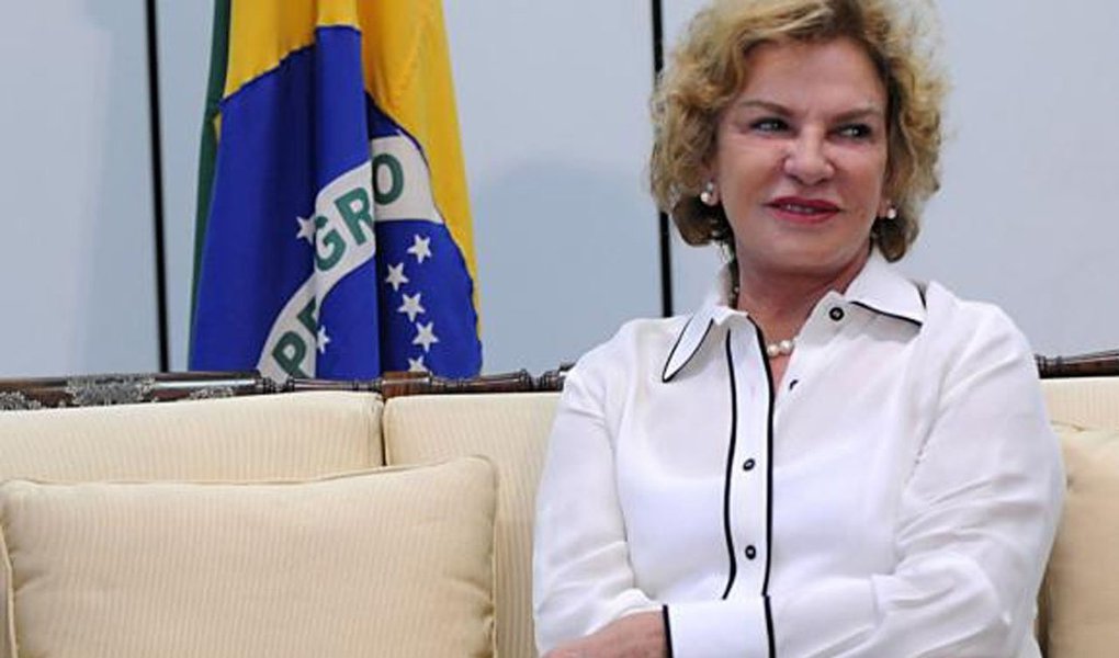 Em cada ato de Marisa, fosse erguendo bandeiras em comícios, fosse representando o Brasil como a primeira-dama discreta e elegante que foi, esteve presente a marca da guerreira, dona dos abraços carinhosos e das palavras sábias que foram fundamentais para Lula persistir na luta