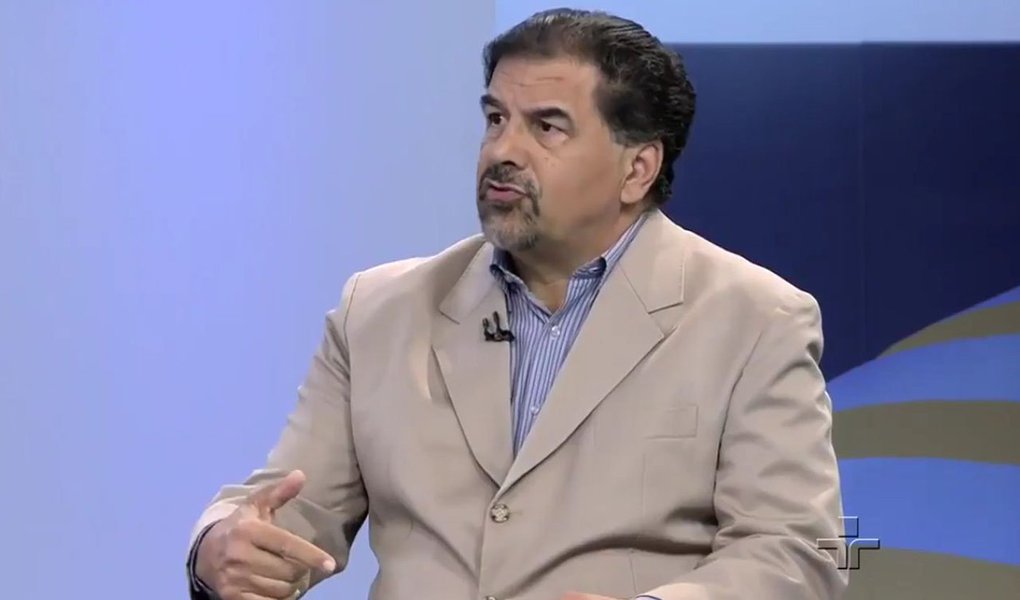 Em entrevista ao Jornal da Cultura, o economista Antonio Corrêa de Lacerda, doutor pela Unicamp e coordenador do Programa de Estudos Pós-graduados em Economia Política da PUC-SP, fez duras críticas ao modo como a operação Lava Jato no "combate à corrupção"; “O que nós estamos assistindo no Brasil é a destruição de ativos importantes de empresas brasileiras, que têm papel relevante, não apenas para os acionistas, mas para o País, pelo que ela gera de impostos, de empregos, de renda para o País”, afirmou; "Todos nós queremos um país mais limpo, mas isso não pode ser feito à custa da destruição da economia"