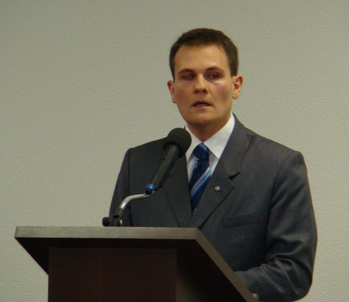 Braço direito do ministro Teori Zavascki, morto em acidente aéreo no último dia 19, nas investigações da Lava Jato no STF, o juiz auxiliar Márcio Schiefler Fontes pediu para se desligar do STF (Supremo Tribunal Federal); pedido foi aceito pela presidente da Corte, ministra Cármen Lúcia; Márcio Schiefler Fontes pediu para deixar suas funções depois que os juízes auxiliares do gabinete de Teori concluíram, na última sexta-feira (27), as audiências em que ouviram os 77 executivos e ex-executivos da empreiteira Odebrecht que fizeram acordo de delação premiada; a última segunda (30), a ministra Cármen Lúcia homologou as delaçõe