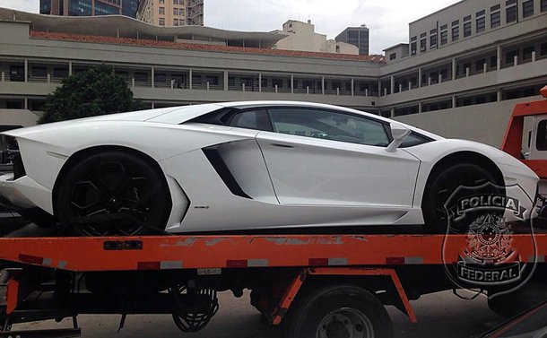 O empresário não foi encontrado em casa, no Rio, nesta quinta-feira 26, mas teve sua Lamborghini Aventator e seu Porsche Cayenne apreendidos durante a Operação Eficiência, que apura um esquema de lavagem de ao menos US$ 100 milhões em propinas para o grupo do ex-governador Sérgio Cabral (PMDB) no exterior