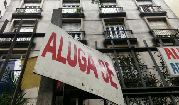 Índice Geral de Preços - Mercado (IGP-M), usado para reajustar a maioria dos contratos de aluguel, subiu 0,76% na segunda semana de janeiro, depois de avançar 0,41% no mesmo período do mês anterior. No ano, o indicador acumula alta de 0,76% e, em 12 meses, de 6,77%; segundo o Instituto Brasileiro de Economia da Fundação Getulio Vargas (Ibre-FGV), a alta foi fortemente influenciada pelas variações dos preços no atacado e no varejo