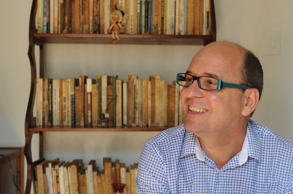 "O que o governo Temer pretende com a PEC 241 é dificultar ainda mais o acesso ao ensino superior, realizando o desejo da nossa sociedade, que, como afirmou o ex-secretário da Segurança Pública do Rio de Janeiro, José Mariano Beltrame, defende a manutenção da pobreza para que continuem existindo cozinheiras, faxineiras, lavadeiras – ou, em outras palavras, para que subsista um exército de mão de obra disponível para o usufruto da casa grande", escreveu o escritor Luiz Ruffato; leia análise de Jari da Rocha, no Tijolaço