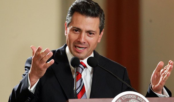 Governo mexicano declarou que não pagará a conta do muro, que cobrirá 3.200 km de fronteira., cujo custo pode chegar a US$ 12 bilhões, de acordo com cálculos do presidente eleito dos Estados Unidos, Donald Trump; presidente mexicano, Enrique Peña Nieto, reafirmou que o México não pagará pelo muro,; "É evidente que temos algumas diferenças com o próximo governo dos Estados Unidos" mas, ainda assim, o governo mexicano trabalhará "para ter uma boa relação com os Estados Unidos e seu presidente", disse Peña Nieto