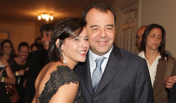 Em apenas uma conta pessoal da esposa do ex-governador Sérgio Cabral (PMDB), Adriana Ancelmo, o Banco Central encontrou R$ 10 milhões, que é o valor total do bloqueio de dinheiro determinado pelo juiz Sérgio Moro para contas de Cabral, Adriana e outros 10 investigados na operação Calicute, 37ª fase da Lava Jato; já nas contas pessoais de seu marido, foram encontrados apenas R$ 454,26