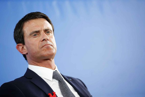 Primeiro-ministro francês Manuel Valls disse que a Europa estará à beira de colapso se França e Alemanha não conseguirem dar um passo em frente e demonstrar sua liderança; Valls destacou que a líder da Frente Nacional, Marine Le Pen, poderá ganhar as eleições na França no próximo ano. Segundo ele, se isso realmente acontecer, a culpa será do mesmo sentimento que levou à vitória de Donald Trump e à saída do Reino Unido da UE; Valls se dirigiu à Alemanha com pedido de assumir um papel de líder no continente para evitar o colapso do sistema atual