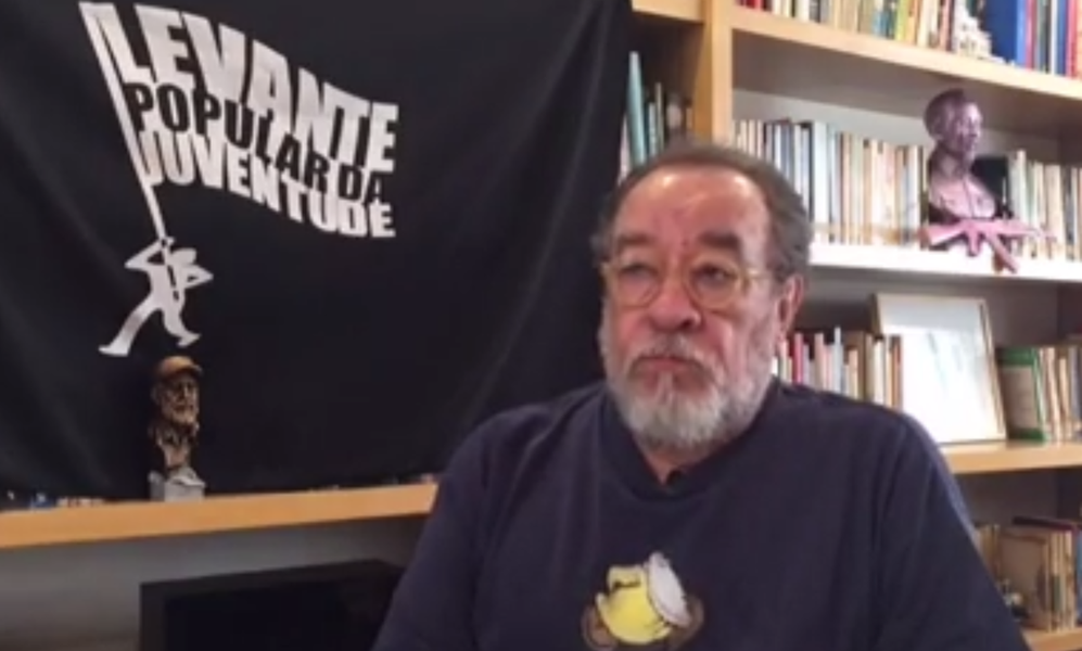 Em entrevista exclusiva ao 247, transmitida ao vivo pelo Facebook, o escritor Fernando Morais, que foi ao funeral de Fidel Castro, fala sobre sua relação com "A Ilha" e com o líder da Revolução; segundo ele, a comoção popular que se viu em Havana prova que "Fidel não morreu" e que, embora a reforma econômica continue, nada sinaliza que haverá um fim do regime; sobre as conquistas de Cuba, ele cita um famoso outdoor exibido na primeira visita do papa a Havana: "Nesta noite, 200 milhões de crianças dormirão na rua. Nenhuma é cubana"; assista a íntegra