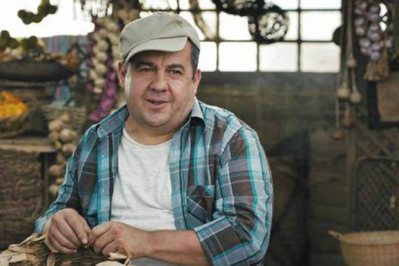 Ao posto que a propaganda insinua que há resposta pra tudo, dá pra encaminhar várias perguntas difíceis sobre mensalões, trensalão e petrolão