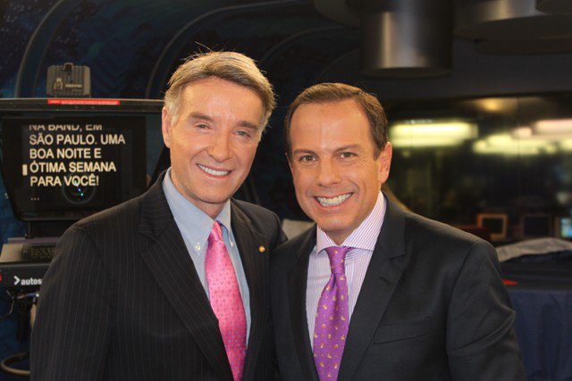 Prefeito de São Paulo, João Doria Jr (PSDB), não poupou elogios ao então empresário de sucesso Eike Batista, em entrevista que fez com Eike para seu programa Show Business, da Band, em 2011; na primeira parte da conversa, Doria se desmancha em elogios para Eike, e para o então governador do Rio Sérgio Cabral, que, segundo o prefeito, seria seu "amigo desde de menino"; Doria diz também que "O Rio é do Brasil e o Eike também é do Brasil!", e concorda com Eike que "cinco anos foram o suficiente para mudar sua opinião sobre o ex-presidente Lula"