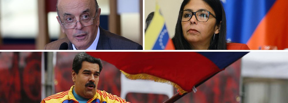 O ministro das Relações Exteriores, José Serra, confirmou nesta sexta-feira 2 a suspensão da Venezuela do Mercosul e disse que o país tinha sido advertido quanto a essa possibilidade; "Já tinha sido anunciado [que a Venezuela seria suspensa do bloco econômico] se não cumprisse certos requisitos, e foi", ressaltou; os chanceleres dos países fundadores bloco – Brasil, Argentina, Paraguai e Uruguai – elaboraram um comunicado no qual explicam que a Venezuela não cumpriu seus acordos; o país, presidido por Nicolás Maduro, não reconheceu a exclusão; a chanceler Delcy Rodriguez disse que a decisão supõe um 'golpe de estado'; "É um golpe de Estado no Mercosul, e isso constituiria uma agressão à Venezuela de dimensões realmente grandes", afirmou