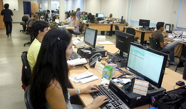 As 31.223 empresas de alto crescimento existentes em 2014, cujo aumento do número de empregados era de pelo menos 20% ao ano por um período de três anos consecutivos, geraram 46,7% dos postos de trabalho entre 2011 e 2014; apesar na importância tanto do ponto de vista do número de empregos quanto em relação ao valor adicional bruto gerado, levantamento do IBGE constatou queda pelo segundo ano consecutivo no número de empresas de alto crescimento; em 2013 a redução foi de 5,2%, e em 2014 este recuo chegou a 6,4%
