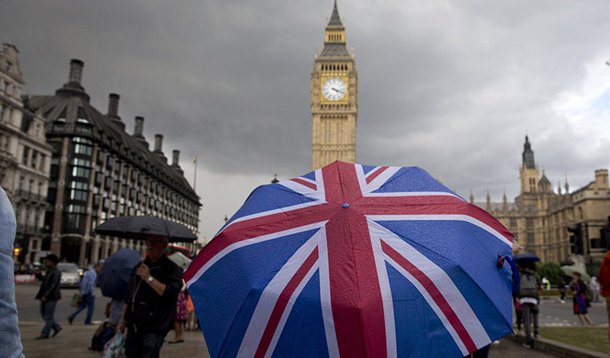 O Ministério das Relações Exteriores da Grã-Bretanha nos próximos meses buscará convencer Donald Trump e sua equipe de que é necessário continuar o curso da atual administração dos EUA sobre a situação na Síria; em particular, a diplomacia britânica, citada pelo The Sunday Telegraph, espera convencer os EUA da necessidade da deposição do presidente sírio, Bashar Assad