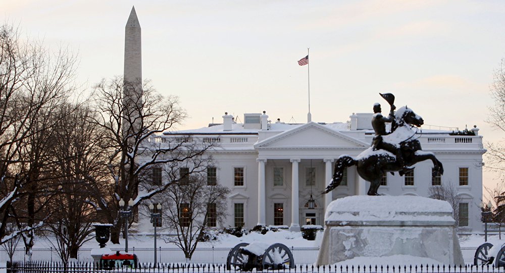 A Casa Branca prometeu "levar à Justiça" os veículos da imprensa, cuja cobertura sobre a cerimônia de posse de Trump considerar errada. A informação é do porta-voz da nova administração dos EUA, Sean Spicer; "Nós chamaremos a mídia para responder", disse Spicer, em primeiro pronunciamento no salão de imprensa da Casa Branca