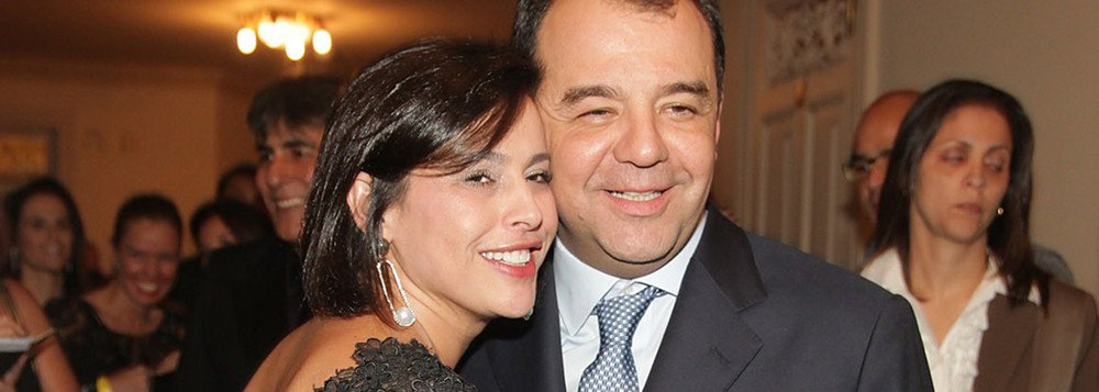 A pedido do MPF, o juiz Marcelo Bretas, da Justiça Federal no Rio, mandou prender preventivamente Adriana Ancelmo, esposa do ex-governador do estado Sérgio Cabral (PMDB); o MPF também denunciou a própria Adriana, Cabral, Wilson Carlos, Carlos Bezerra e todos os demais presos pela Lava-Jato no Rio há três semanas; segundo as investigações, Adriana praticou diversos atos que representam evidências de sua participação na lavagem e na ocultação de proveitos de origem ilícita consequentes da corrupção, supostamente praticada por Cabral, acusado de liderar um grupo que desviou cerca de R$ 224 milhões em contratos com diversas empreiteiras