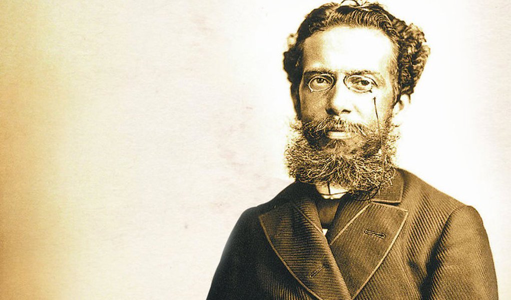 De acordo com a chefe do Arquivo da ABL, Maria Oliveira, a ideia é disponibilizar todos os manuscritos disponíveis de Machado de Assis. “A equipe de arquivistas do Múcio Leão vem desenvolvendo a alimentação da base de dados, com a inclusão das informações e imagens digitais para o novo sistema. O trabalho está sendo realizado pela Coordenadora dos Arquivos dos Acadêmicos, Juliana Amorim”, disse