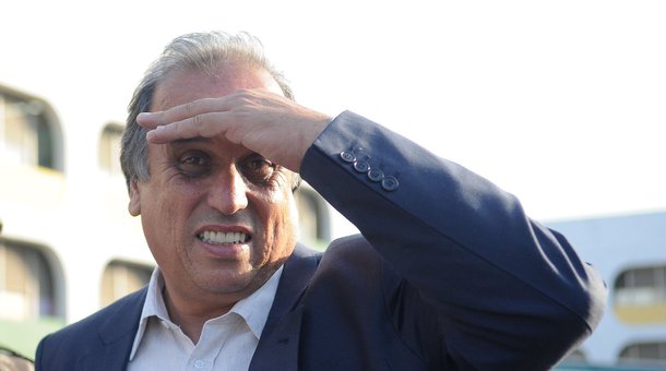 Governador do Rio de Janeiro, Luiz Fernando Pezão (PMDB), executa mudanças na sua equipe de governo, em meio à grave crise financeira que o estado atravessa; despacho publicado no Diário Oficial do Estado nesta segunda-feira, 14, informa que Francisco Caldas deixa a pasta de Planejamento, que passa a ser comandada por Luiz Claudio Gomes, subsecretário da Fazenda; ele terá a missão de realizar a fusão entre as duas secretarias; já na Casa Civil, Leonardo Espínola deixa o comando da pasta e vai para a Procuradoria Geral do Estado