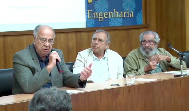 O geólogo Guilherme Estrella, ex-diretor da Petrobras, fez um desabafo apaixonado durante o seminário sobre o petróleo e o pré-sal promovido pelo Clube de Engenharia, no Rio; para Estrella, o Brasil está sendo transformado num “puteiro” do capitalismo financeiro internacional, perdendo a soberania da mesma forma que a China perdeu no século 19; o golpe foi o “mergulho no poço”