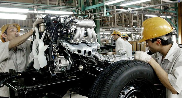 "A Toyota Motor informou que vai construir uma nova fábrica em Baja, no México, para fabricar carros Corolla para os EUA. SEM CHANCE! Construa a planta (industrial) nos EUA ou pague um grande imposto na fronteira", postou Trump no Twitter