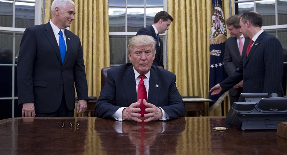 Administração do presidente dos EUA Donald Trump preparou os documentos necessários para o levantamento das sanções antirrussas, comunica o analista Fabrice Pothier; "As fontes comunicam que a administração de Trump preparou a ordem presidencial para o levantamento das sanções contra a Rússia", diz o pesquisador do centro analítico Atlantic Council; oficialmente, o Kremlin desconhece os planos da possível abolição das sanções; neste sábado, 28, o presidente Vladimir Putin tenciona felicitar Trump pela sua inauguração; durante a conversa telefônica os presidentes vão também discutir as relações bilaterais