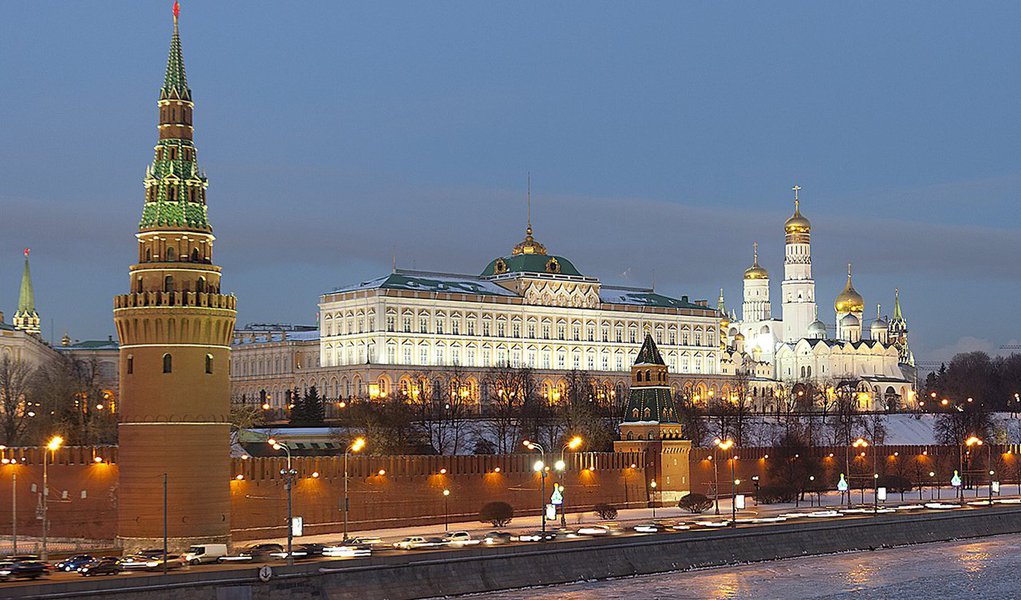 "De acordo com a Convenção de Viena sobre Relações Diplomáticas, a parte receptora é responsável pela segurança das representações diplomáticas estrangeiras em seu território", informou o porta-voz do presidente russo Dmitry Peskov aos jornalistas; para ele, o assassinato do embaixador russo na Turquia "é uma provocação que persegue o objetivo de destruir as relações entre os dois países"