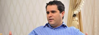 Em pronunciamento nas redes sociais, o prefeito Edivaldo Holanda Júnior comentou a decisão judicial que impede o aumento de passagem nos próximos meses em São Luís, obtida a partir de uma ação movida pela Prefeitura; "A Prefeitura de São Luís agiu preventivamente. Em defesa dos interesses da população, ingressou com ação na Justiça para exigir das empresas o cumprimento dos termos do contrato de serviço assinado após a licitação, sem qualquer interrupção ou reajuste na tarifa", disse; sobre a política de austeridade, o chefe do executivo afirmou que o objetivo do seu "governo sempre foi fazer mais gastando menos"